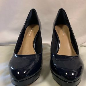 Antonio Melani size 7  Navy Blue heels